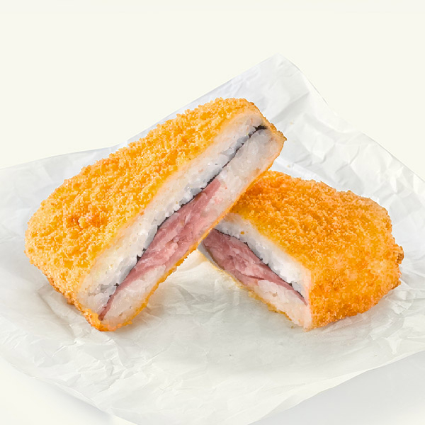 Горячий онигири сливочный бекон