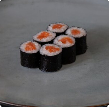 Маки с лососем