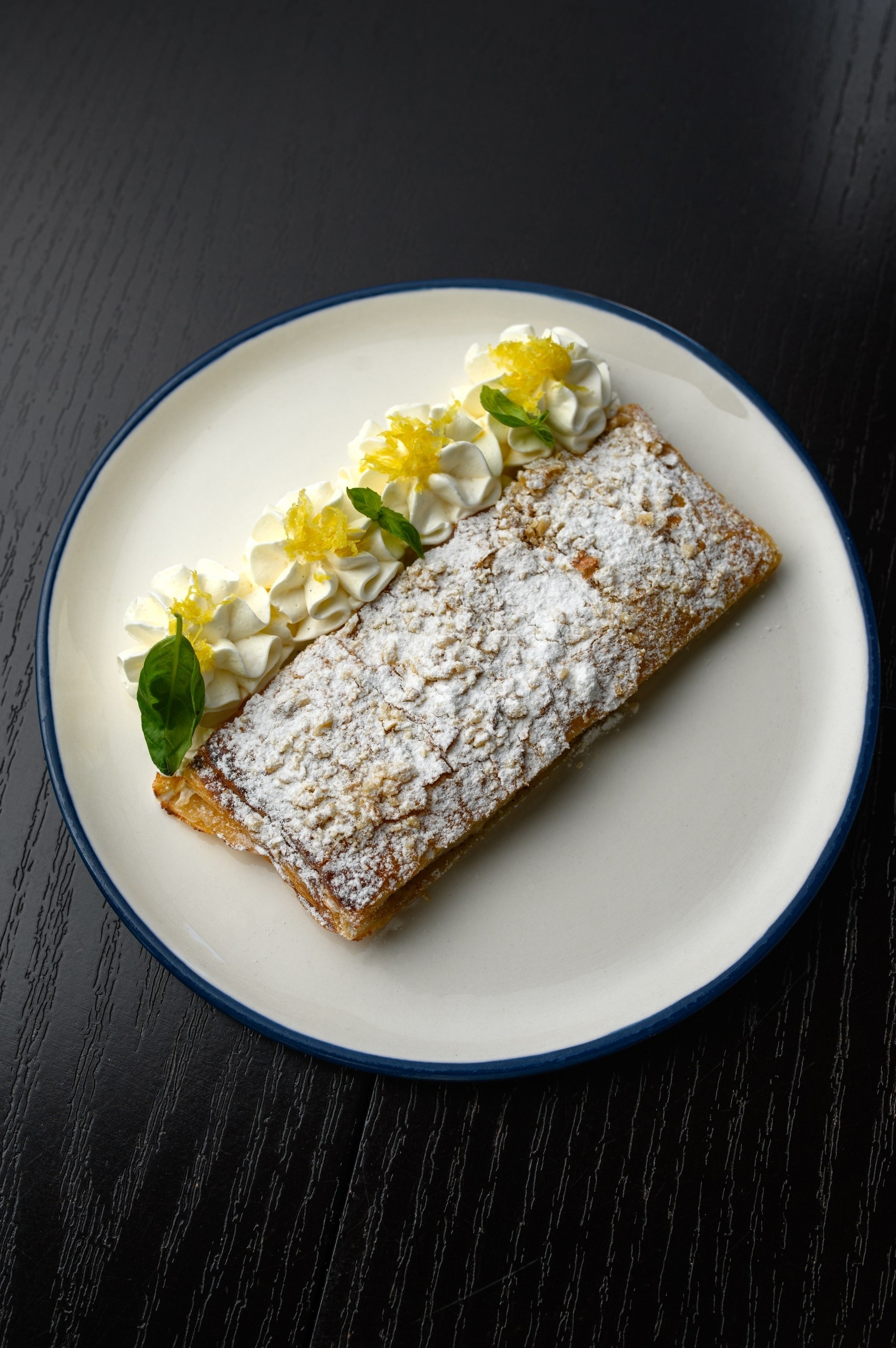 Штрудель с пряной грушей