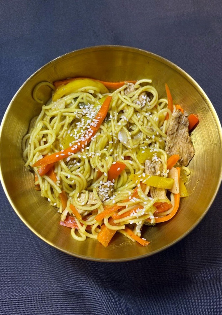 Яичная с курицей в Манго Чили