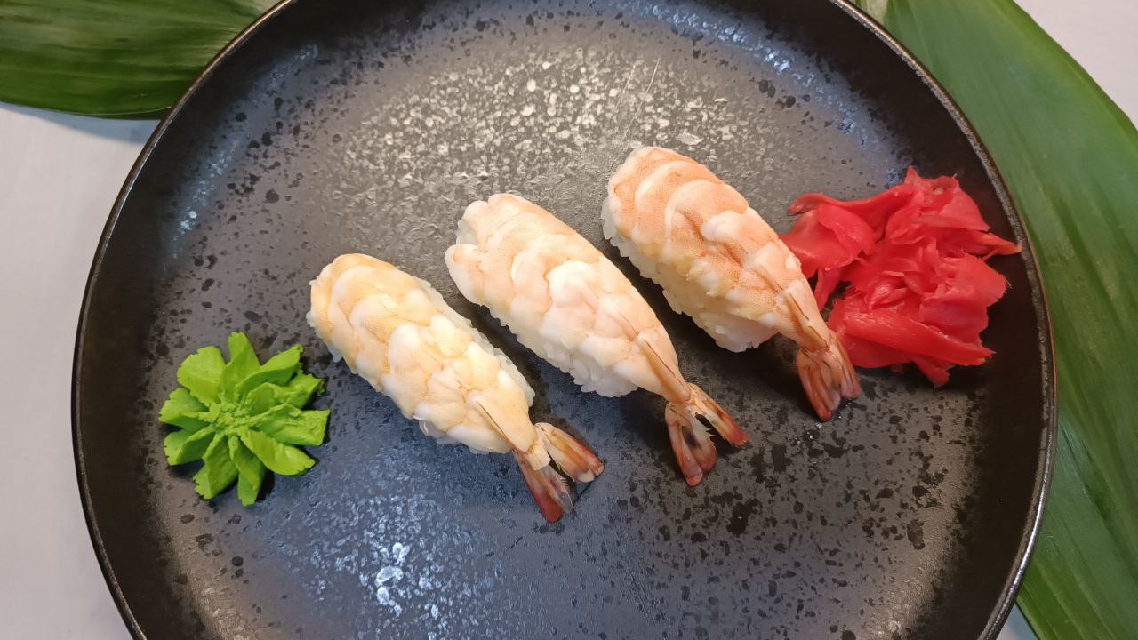 Суши с креветкой