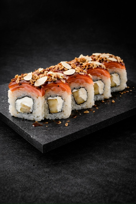 Красавчик с карамельным лососем