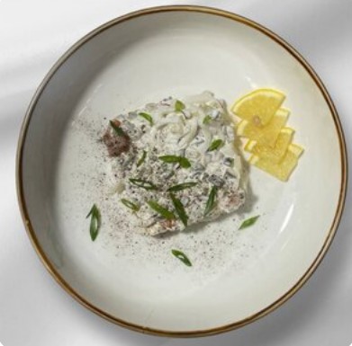Салат с кальмаром и копченым яйцом