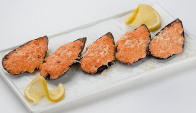 Мидии киви под спайси соусом