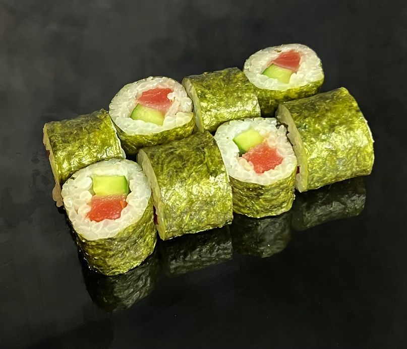 Ролл с тунцом и огурцом