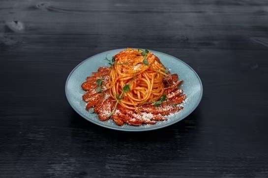 Паста с копчёными колбасками