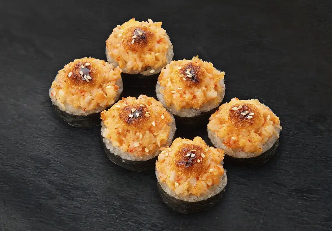 Ролл запеченный с крабом и креветкой в нори