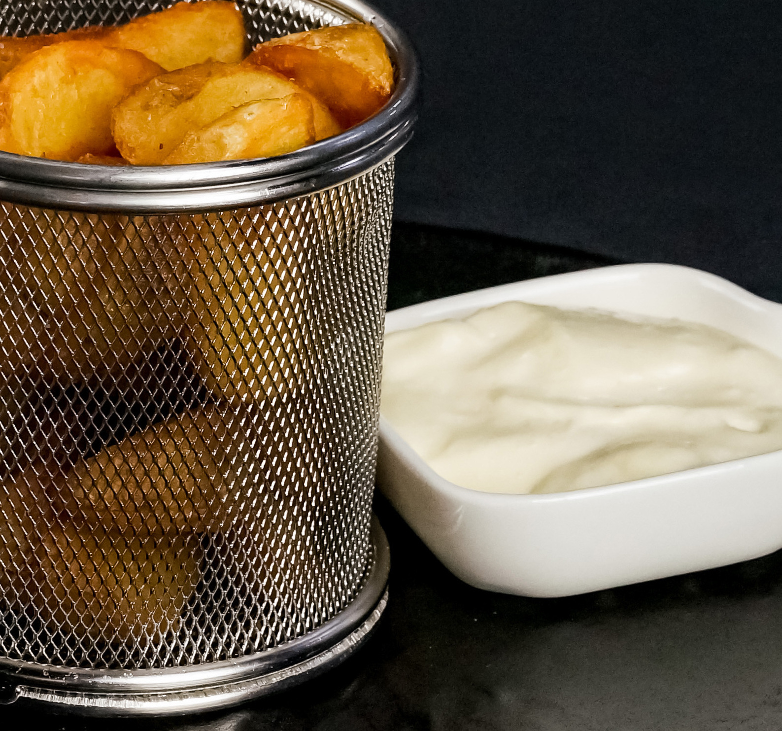 Картофельные дольки с кетчупом