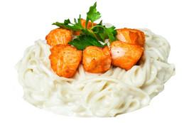 WOK лапша с лососем в сливочном соусе