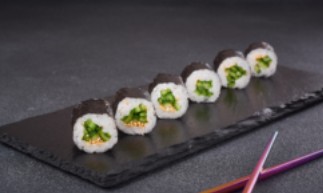 Мини ролл с огурцом