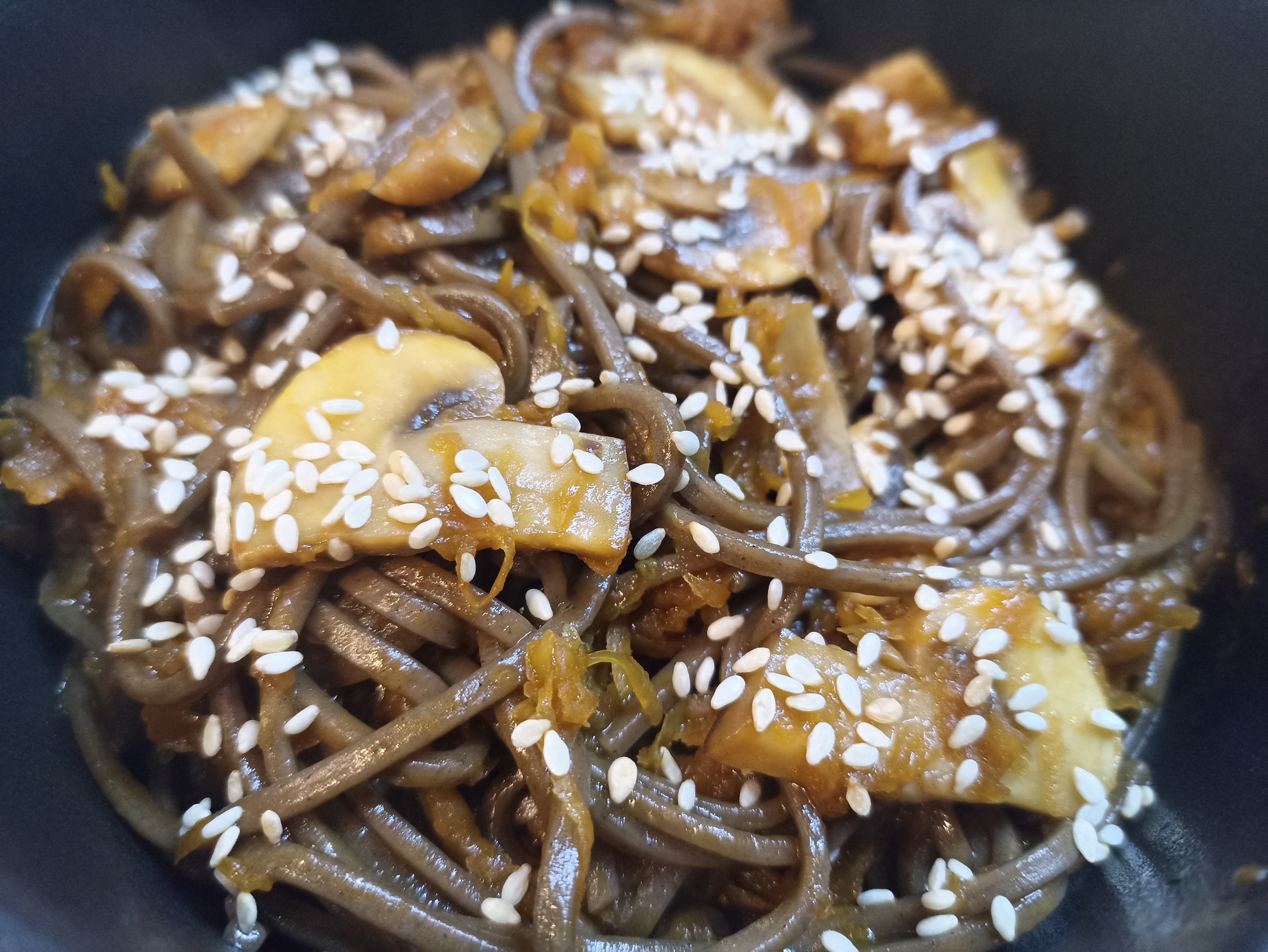 Лапша соба с грибами