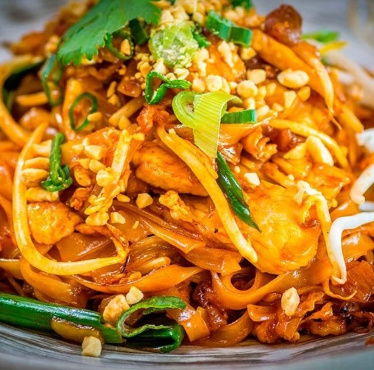 Жар.рисовая лапша с курицей+соус Падтай