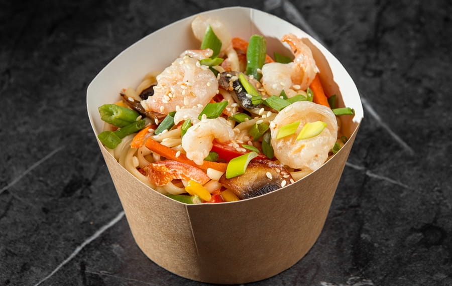 WOK с креветками в сливочном соусе