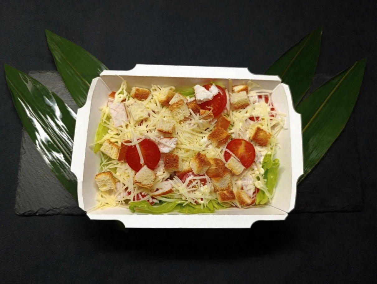 Салат Цезарь с копченой курицей
