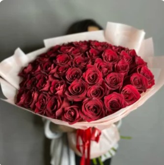 51 бордовая роза