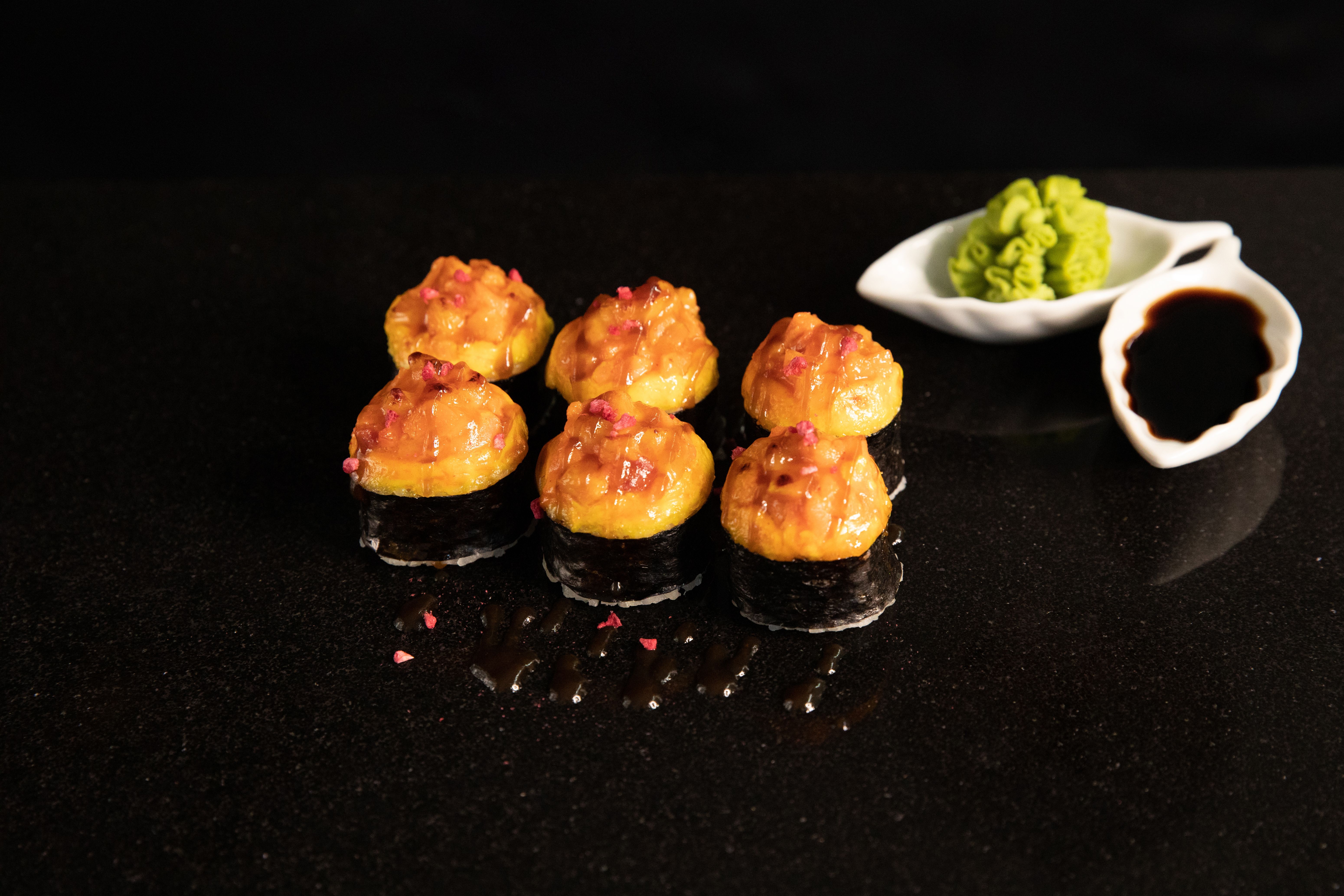 Запеченный лосось манго