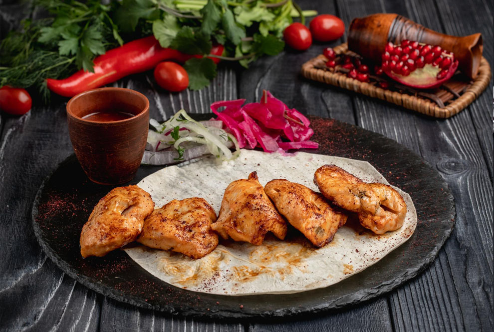 Шашлык на углях из куриного филе 