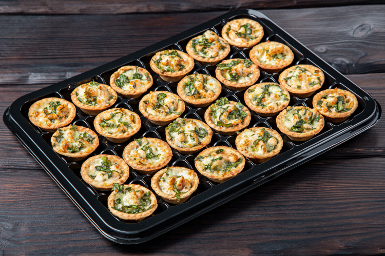 На 4-6 персон мини киш на тарталетках