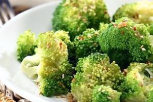 Брокколи с кунжутом