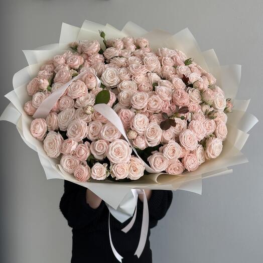 Большой букет из кустовых пион роз Бомбастик