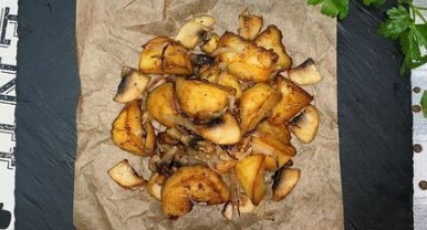 Жареный картофель с грибами