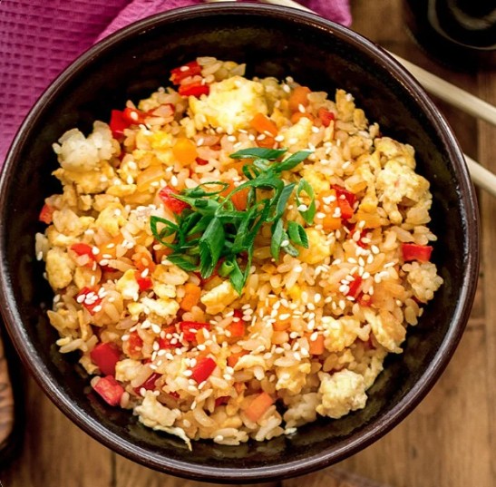 Жареный рис «Ком Ранг с курицей»