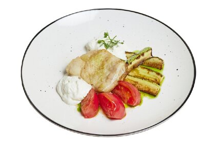 Стейк из судака на гриле с цукини