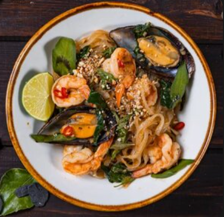 Рисовая лапша Лакса с креветками