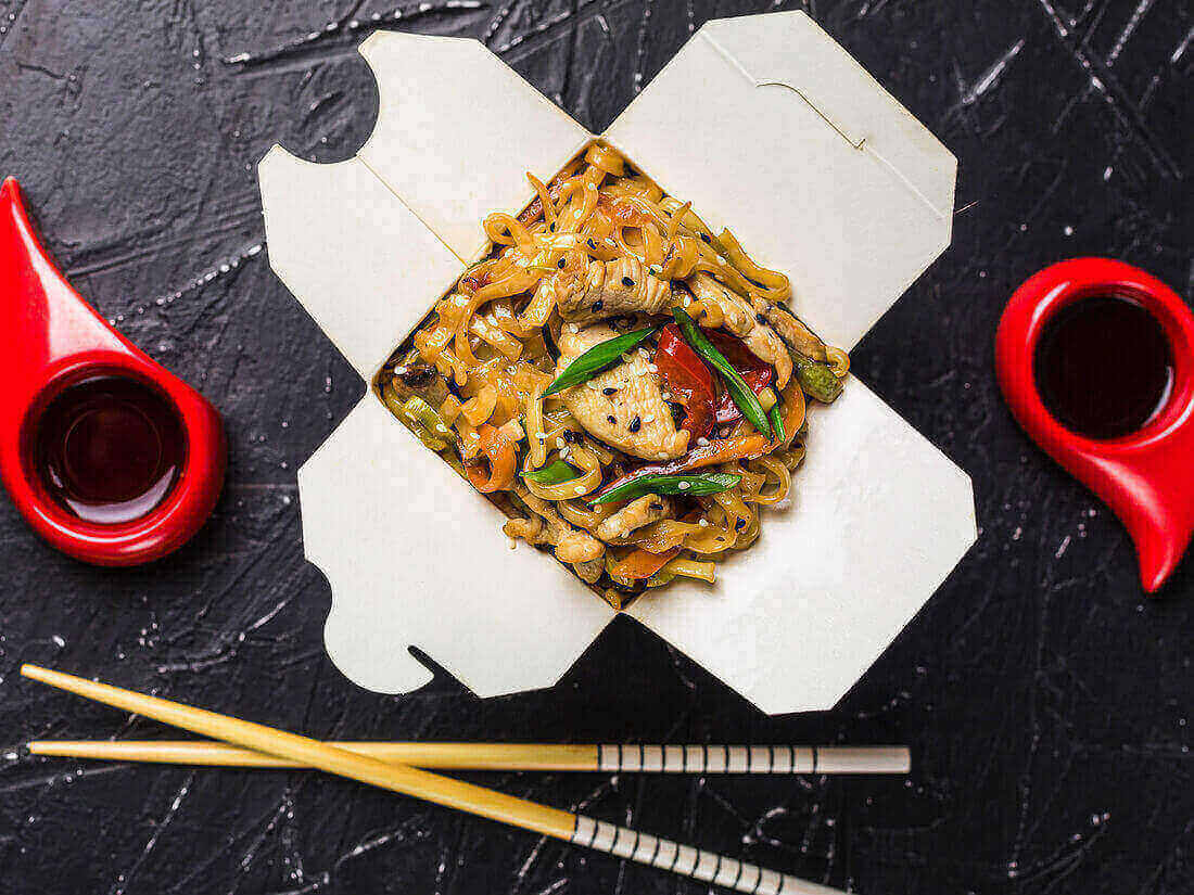 Удон с овощами,курицей+соус устричный