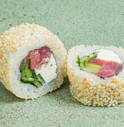 Ролл Филадельфия магуро в кунжуте