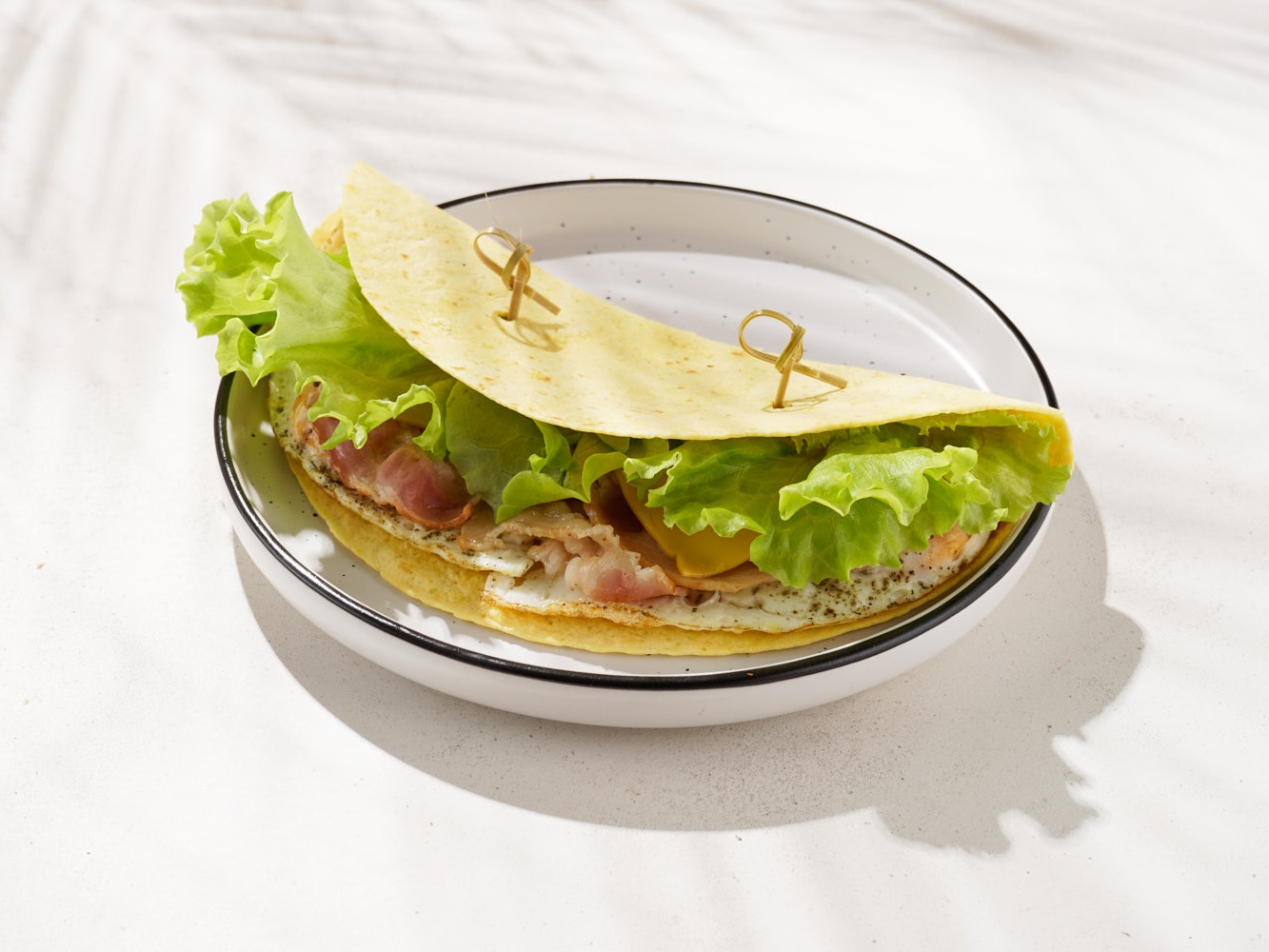 Пита с яичницей и ветчиной