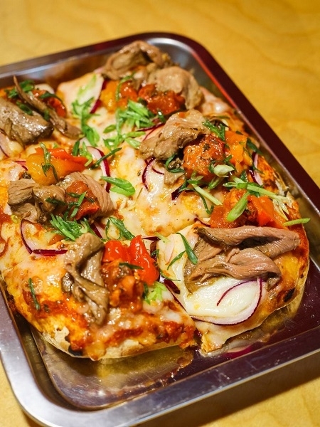 Римская пицца с ростбифом