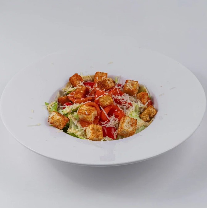 Салат «Цезарь» с лососем