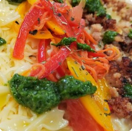 Паста с фаршем в соусе песто