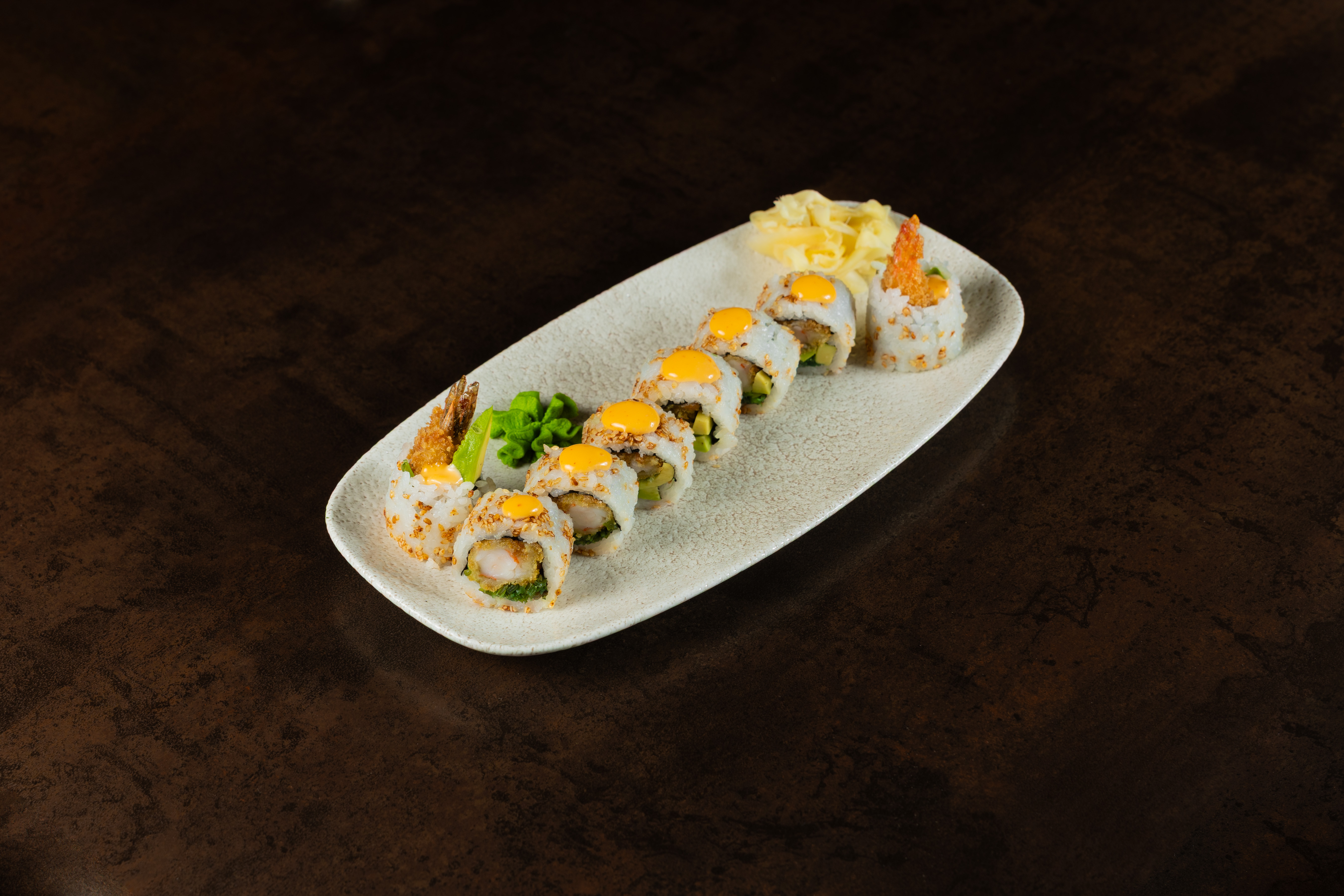 Креветка темпура с авокадо 