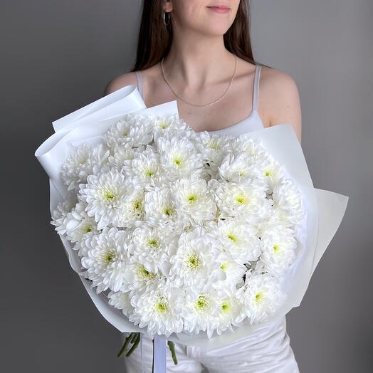 Белый букет хризантема балтика