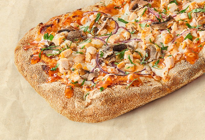 Римская с курицей и соусом чили