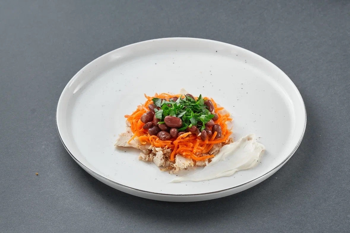 Салат с фасолью и курицей 1кг