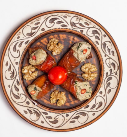 Перец фаршированный с орехами