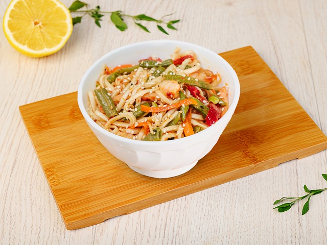 Wok c морепродуктами,и пастой том ям.