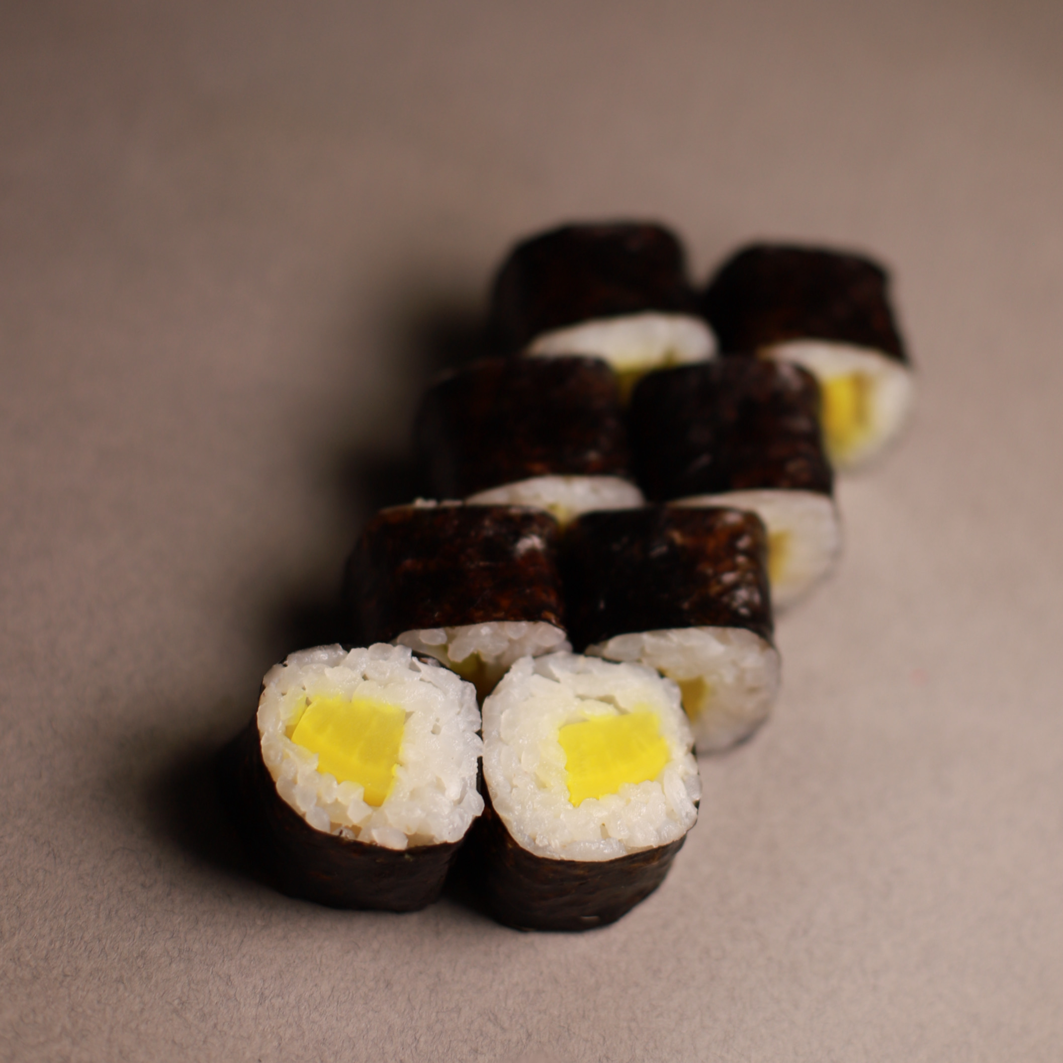 Ролл с такуаном