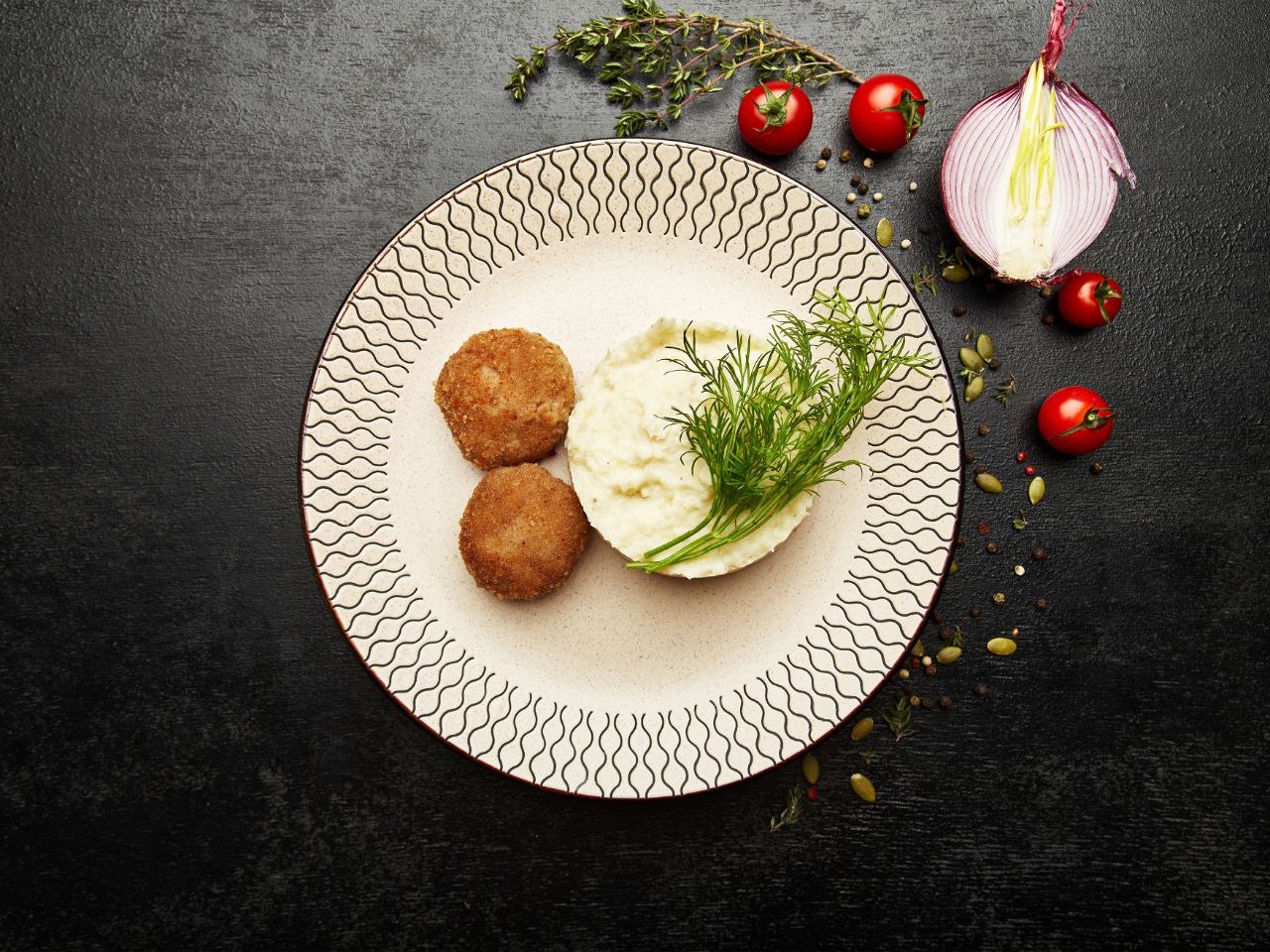 Котлетки из индейки с картофельным пюре