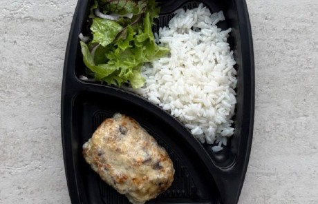 Минтай запеченный с грибами и рис