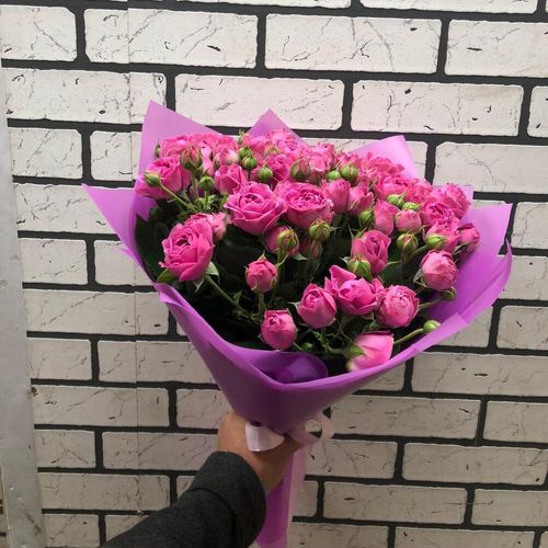 Букет кустовых роз