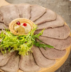 Говяжий язык с горчицей и хреном