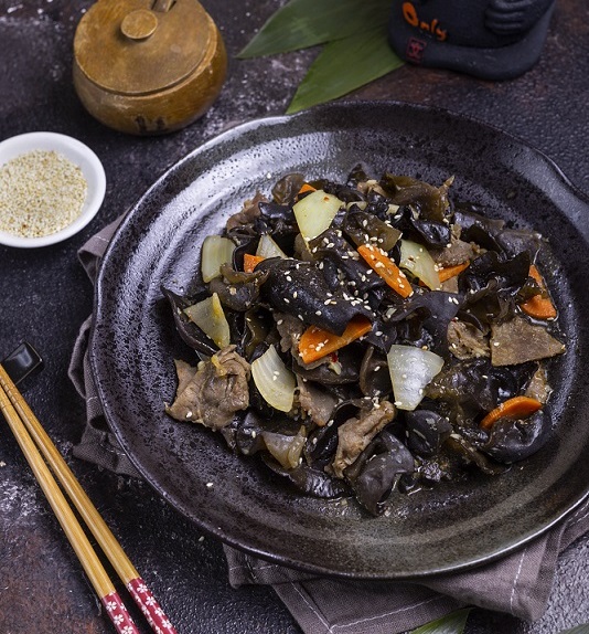 Грибы древесные с мясом (свинина) 180г