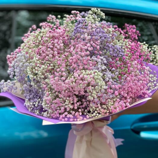 Радужный букет из гипсофил