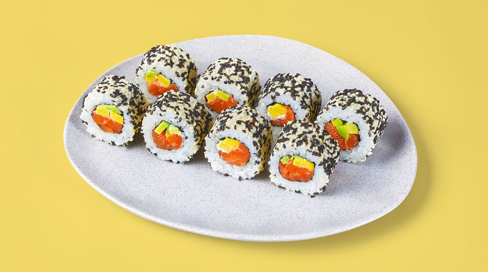 Ролл Филадельфия в кунжуте