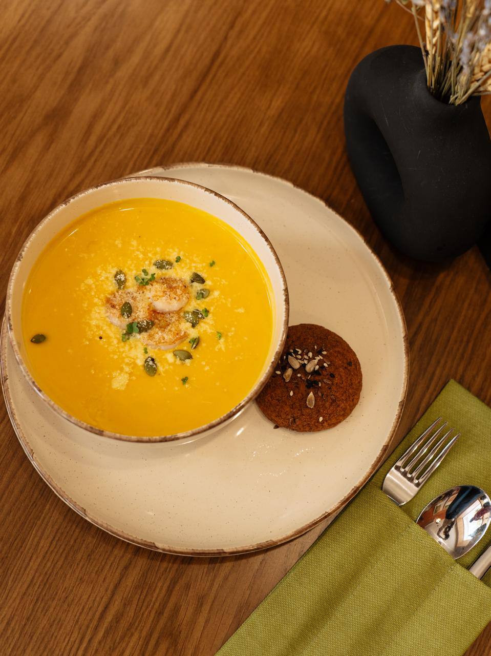 Тыквенный крем-суп с креветками 