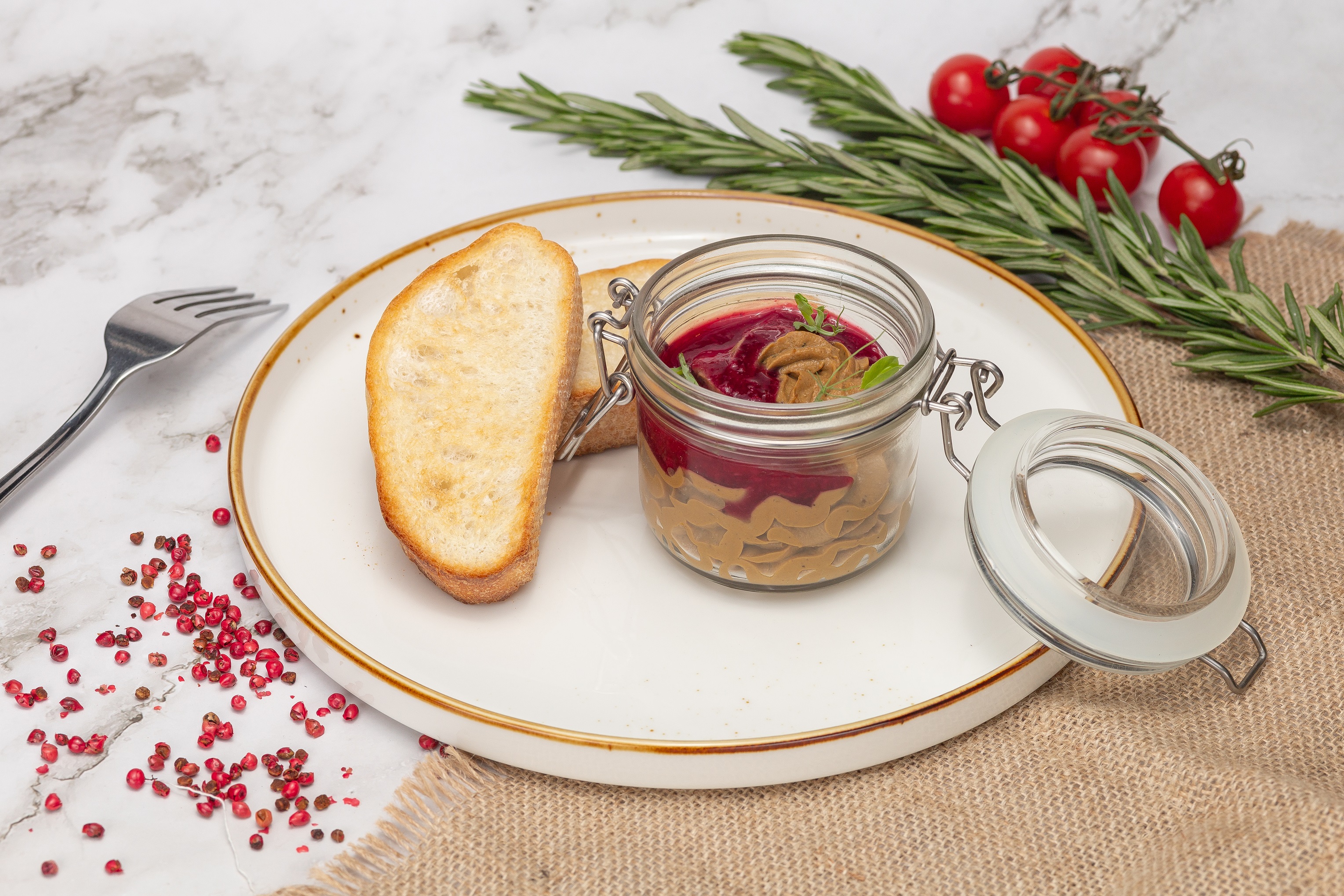 Паштет из куриной печени с чиабаттой
